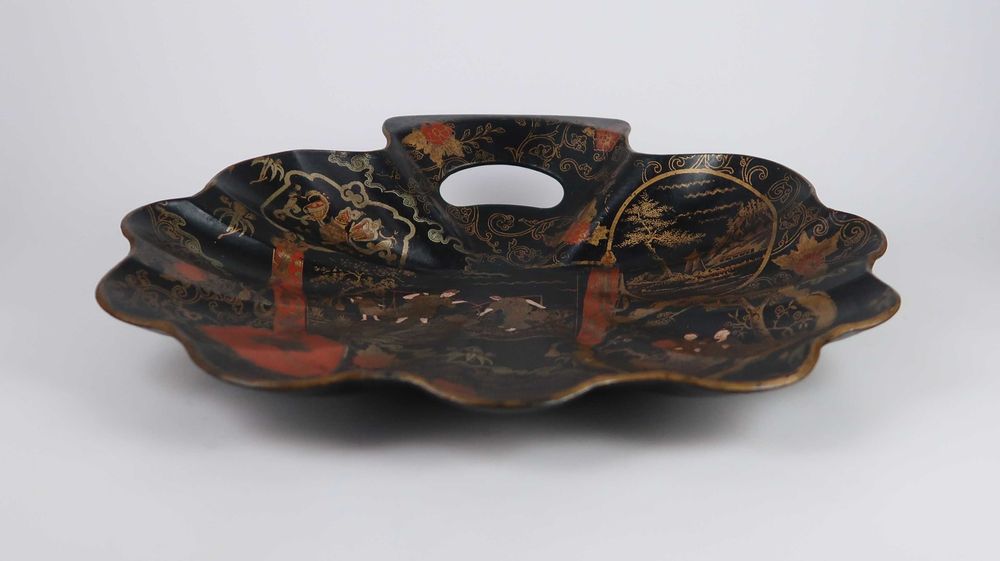 Bandeja Oriental Lacada Séc. XIX/XX (ref. 1)