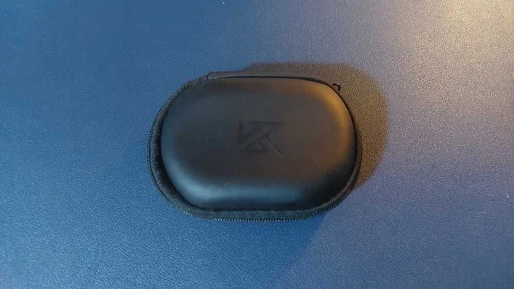 Fone de ouvido KZ EDX PRO com microfone e case