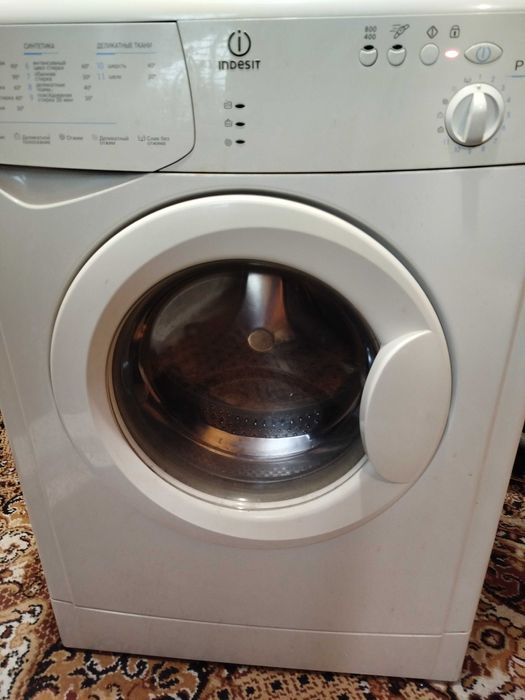 Стиральная машина  indesit wiun80
