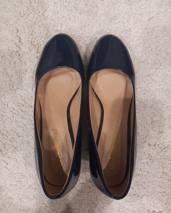 Туфлі жіночі на каблуку