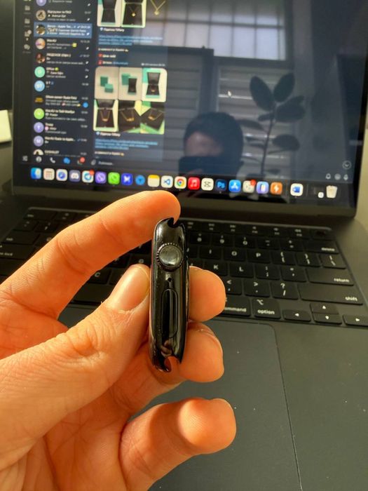 Apple Watch Series 11 42mm Jet Black