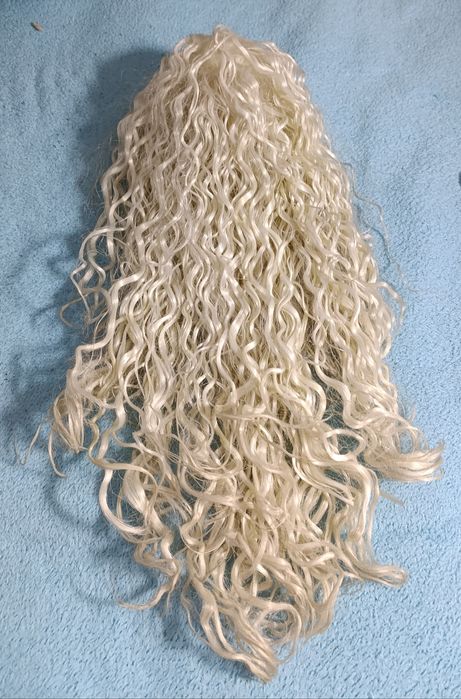 Шиньон белый спирали