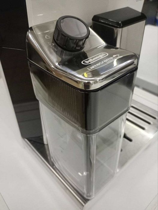 Кавомашина DeLonghi PrimaDonna Claas EСAM 556.55 W з Німечинни Б\В