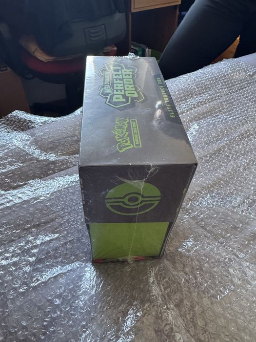 Elite trainer box pokemon Perfect Order