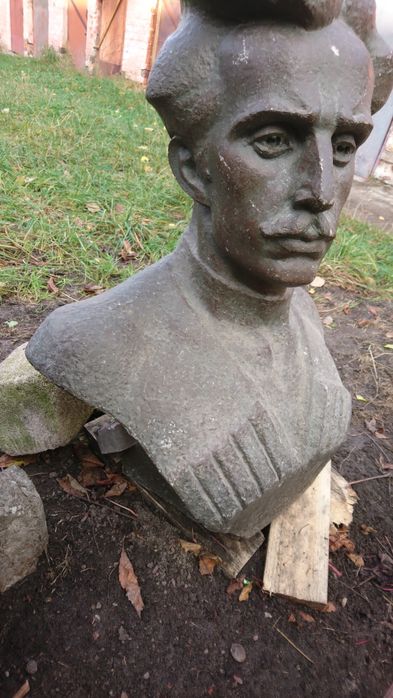 Погруддя Табукашвілі