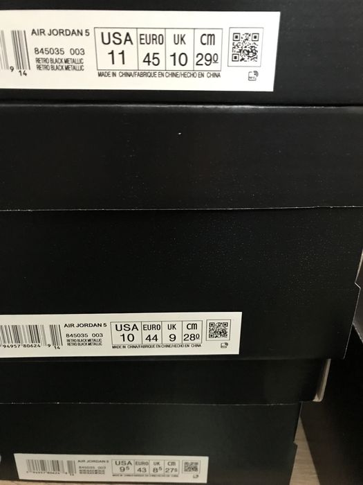 Air Jordan 5 Metallic Black в наявності