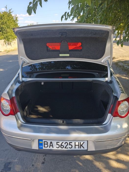 Продам Фольксваген Пассат В6 седан!