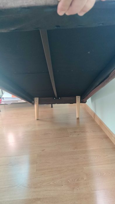 Sofá de três lugares