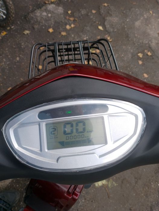 Электроскутер Yadea EM 219-A красный