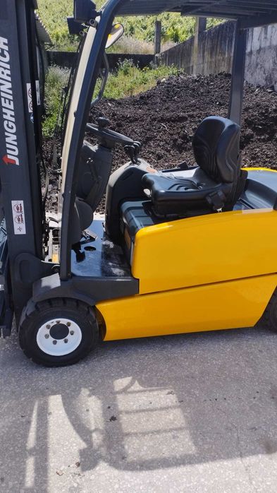 Empilhador eléctrico Jungheinrich EFG-Vac20, 2.000 Kg (2617)
