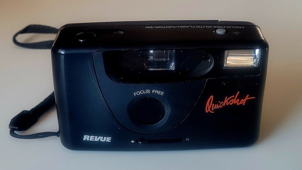 Aparat analogowy na klisze QuickShot Revue