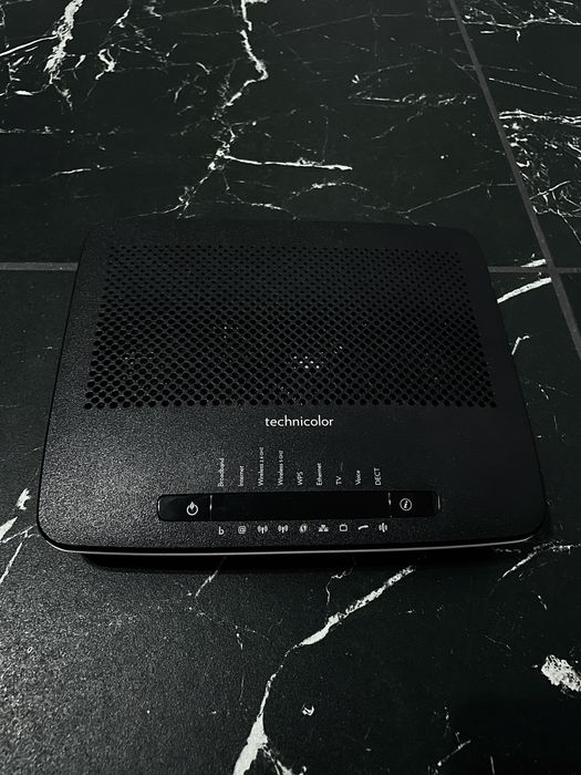 Дводіапазонний гігабітний маршрутизатор Technicolor TG799VAC