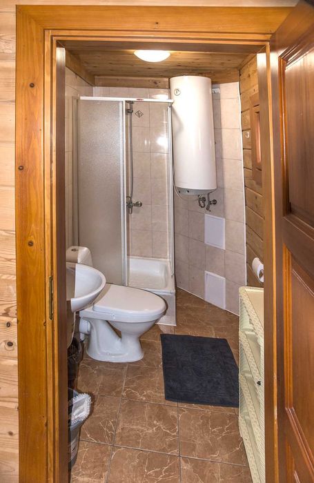 Продаж комплексу котеджів у центрі Східниці