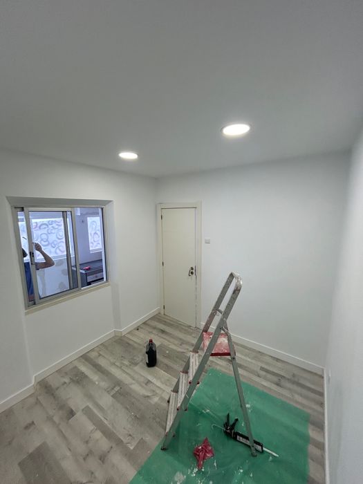 Apartamento T1+1 com garagem Porto Alto