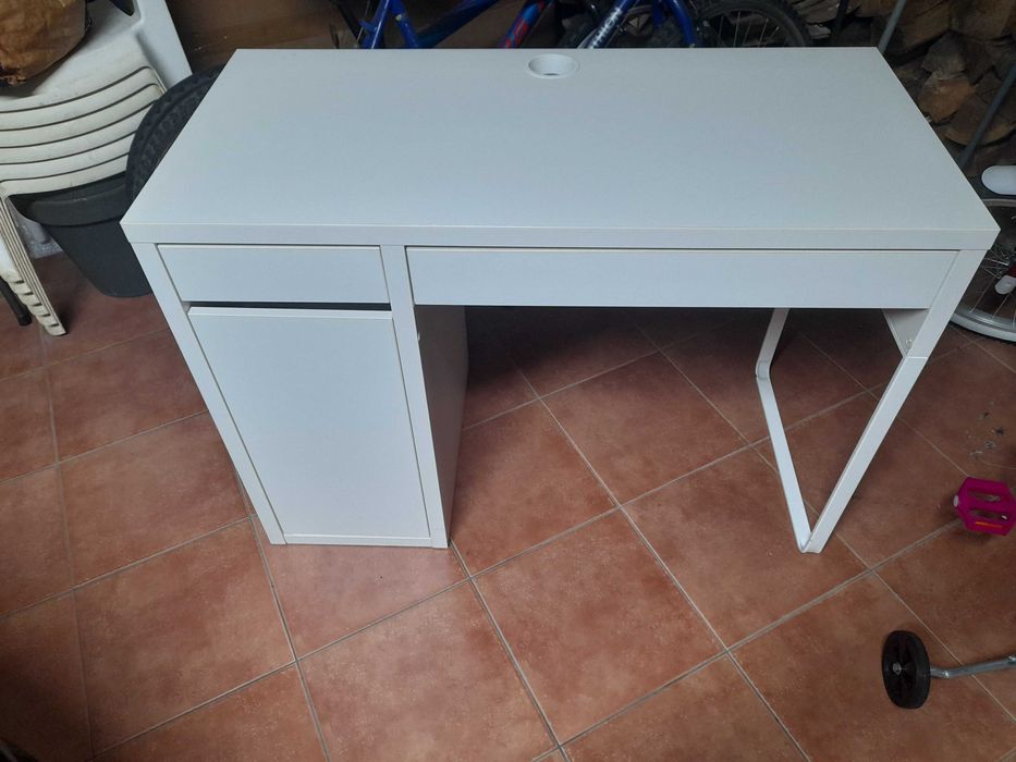 Mesa secretária
