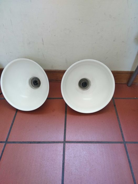 Três Candeeiros em muito bom estado