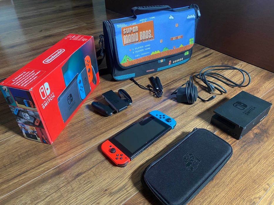 Nintendo switch V2 + torba Mario Bros + gra just dance
