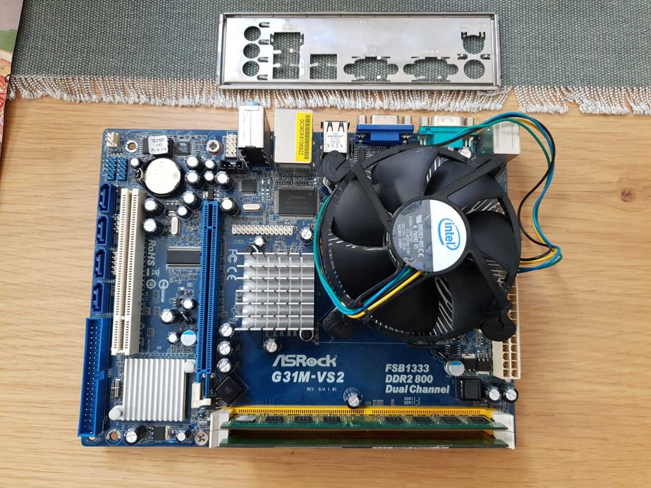 ASRock G31M-VS2 + INTEL CORE 2 DUO 4300 SL9TB + 3GB Ram ddr2 800