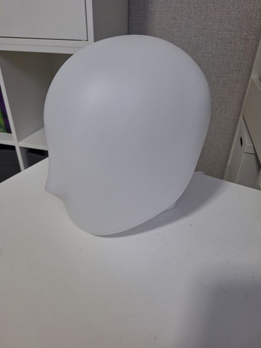 Lampa ledowa głowa na słuchawki Ikea Iskärna