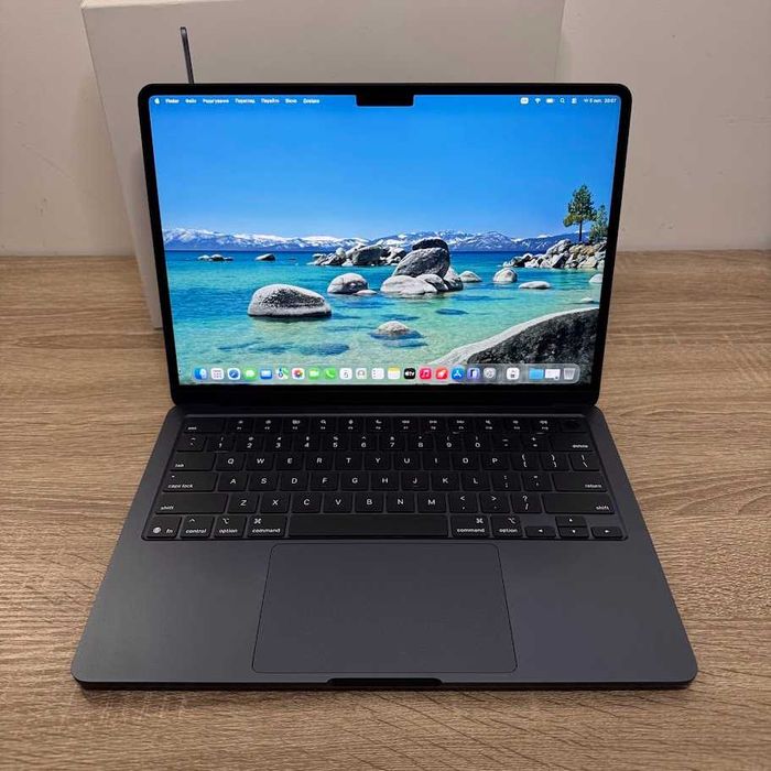 Macbook Air 13" 2025 M4 / 16Gb / SSD 256Gb акб:100% (код: M1114)