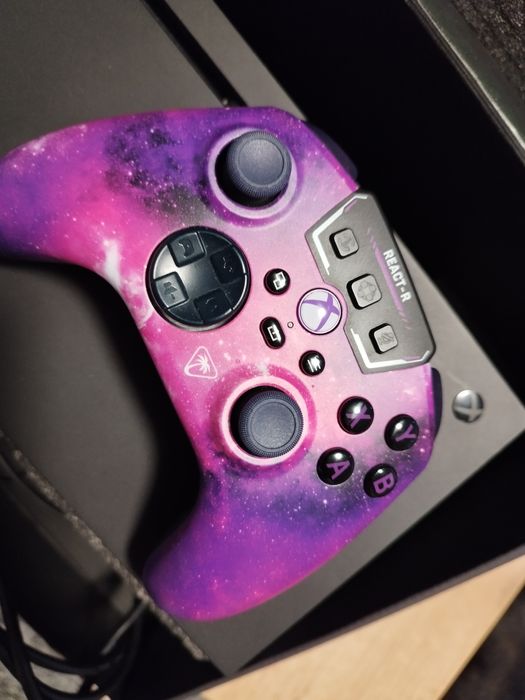 Xbox series x, pad, okablowanie, pudło, gra