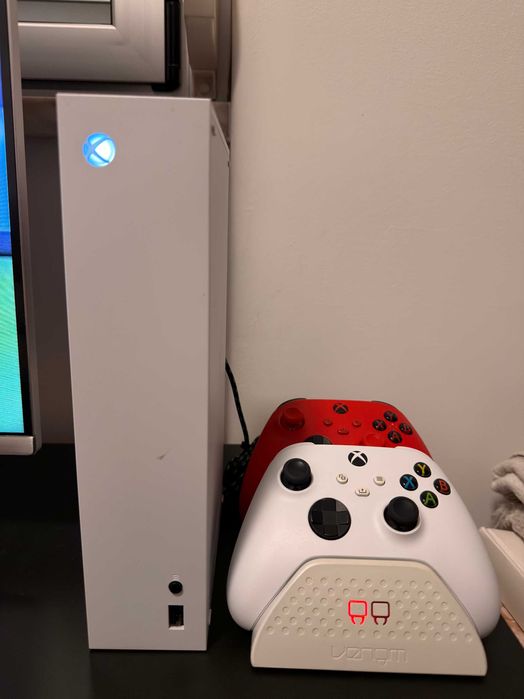 Xbox Series S 512GB com 2 comandos [Como nova]
