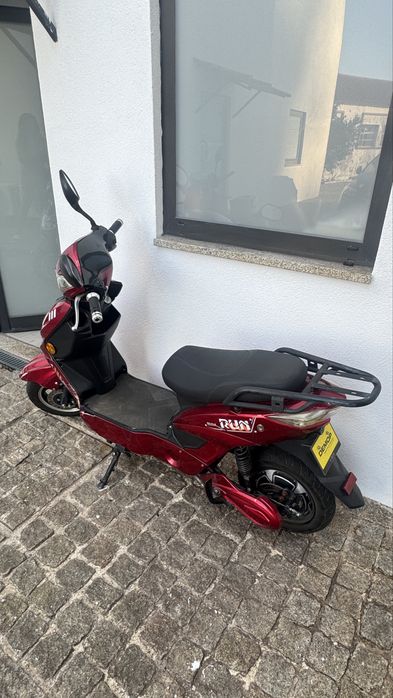 Scooter eletrica Demop