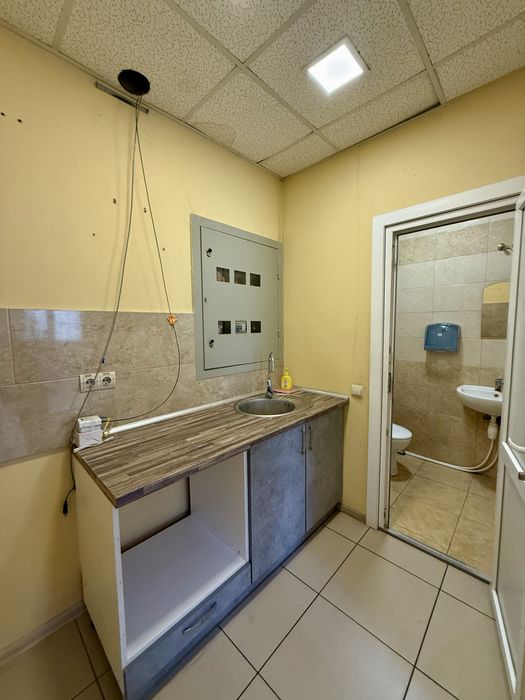 Оренда комерційного приміщення 41,7 м², центр Вишневого, Акварелі-1