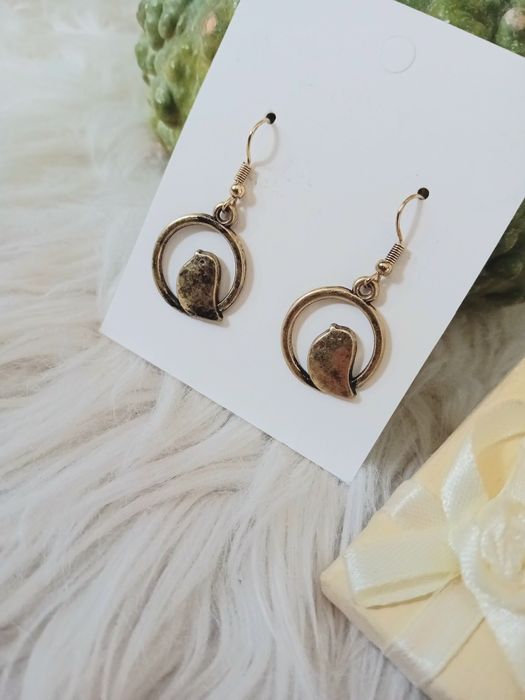 Nowe minimalistyczne antyczne kolczyki ptaki