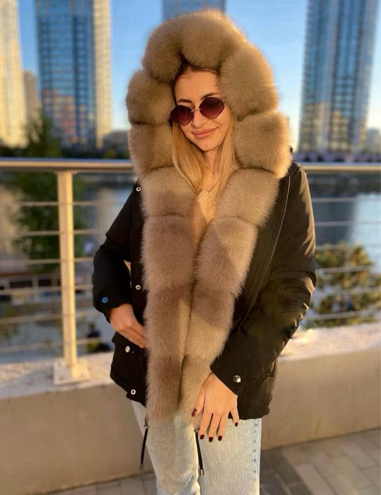 Тепла зимова парка s /42 з натуральним хутром фінського песця
