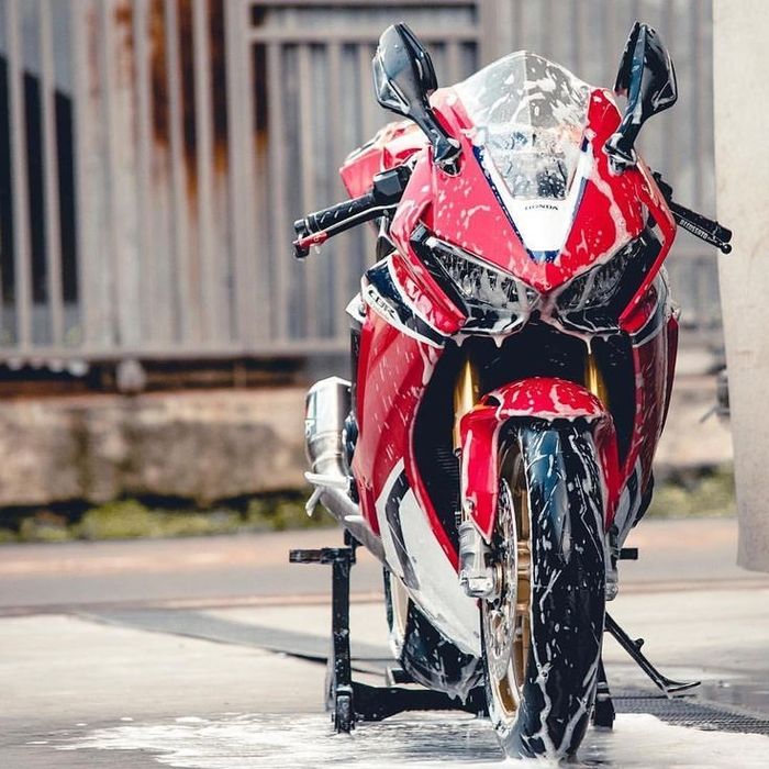 Lopes Moto Detail — Lavagem Técnica e Estética de Motas (Guimarães)