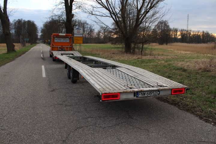 Wynajem Wypożyczalnia Laweta Przyczepa Platforma 8x2,10 10EP Plandeka