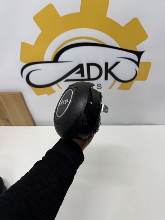 Оригінальна не стріляна подушка безпеки AirBag керма Jeep Wrangler JL