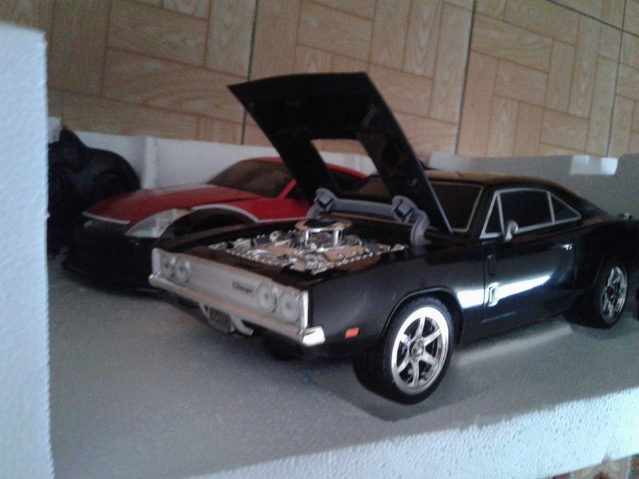 Dodge Charger R/T e Nissan 350 Z a 1/16 da Fast & Furious, como novos!