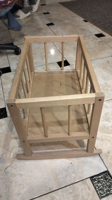 Дитяча іграшкова колиска