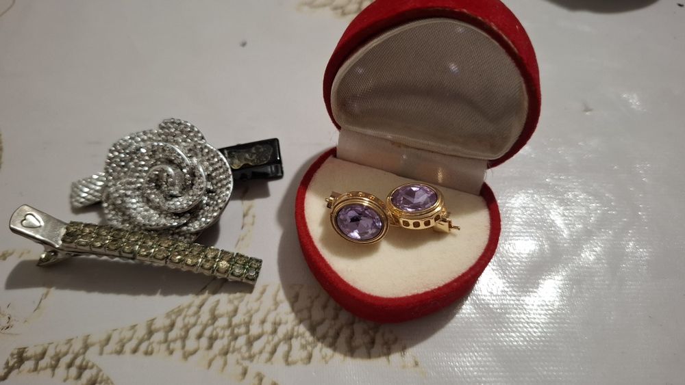 Сережки біжутерія дарую