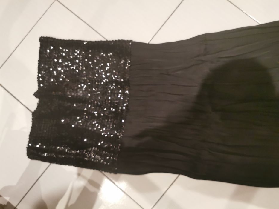 Sukienka czarna z cekinami r 48/50