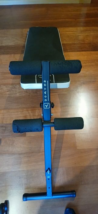 Conjunto de banco, halteres, barra w e pesos