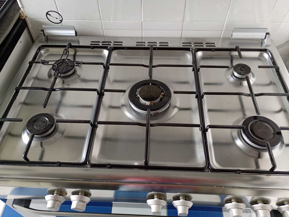 Fogão a gás de 5 bicos