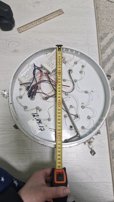 Продам люстру в гарному стані