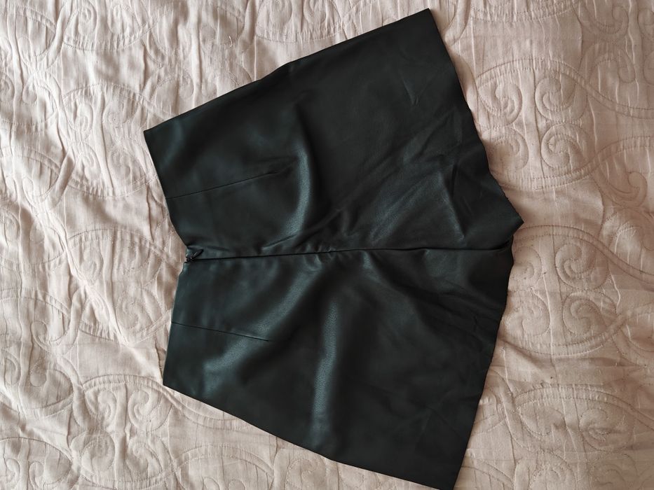 Шорти-спідниця асиметрична під шкіру