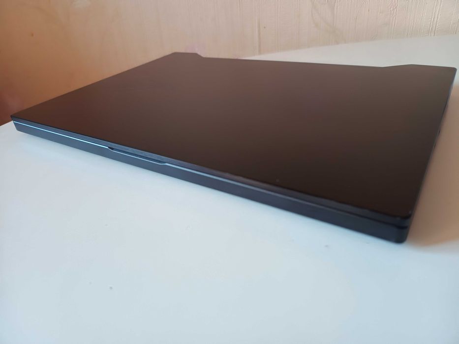 ASUS Zephyrus G GU502DU Ryzen 7-3750H 16Gb GTX1660Ti max-Q 6Gb SSD512Gb 120Hz