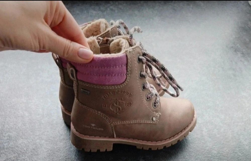 Buty zimowe ocieplane Trapery Tom Tailor 27