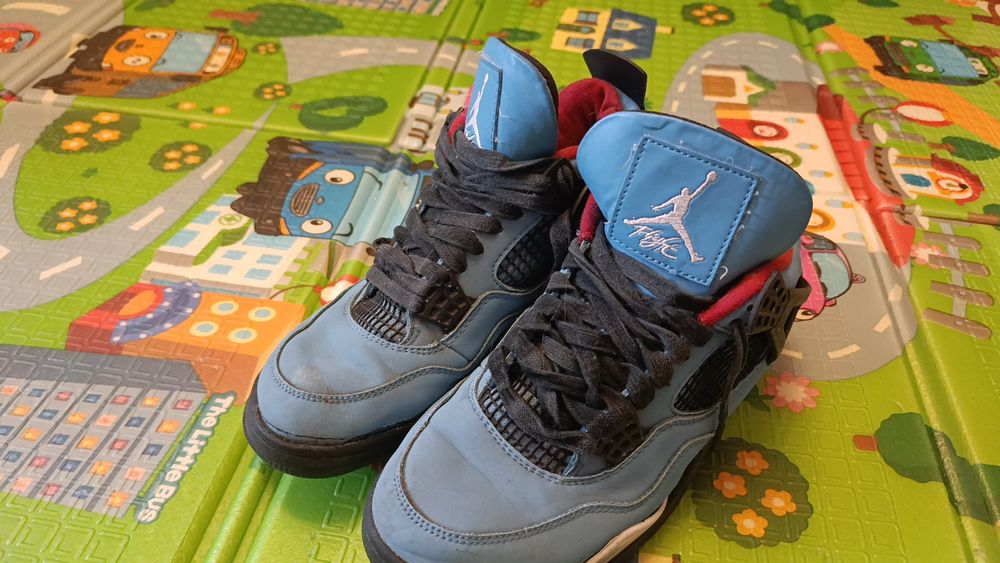 Nike air jordan 4 x Travis Scott