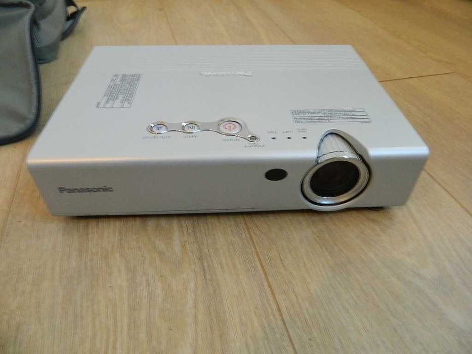 Projektor Panasonic PT-LB10E