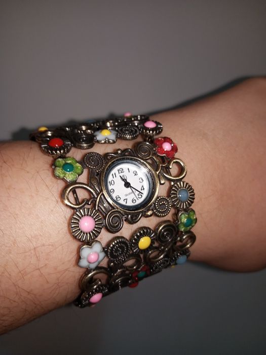 Relógio pulseira flores, com pilha (novo)