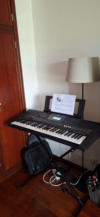 Teclado Yamaha PSR E463