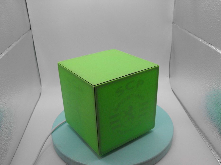 Candeeiro de Secretária "CUBO"