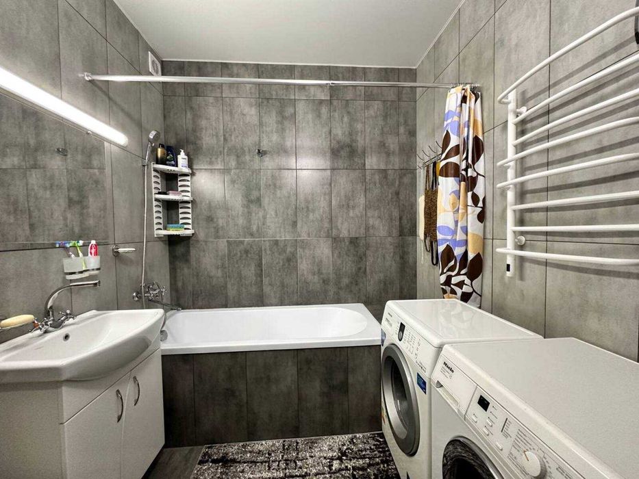 Продаж дуплексу, Хуторок