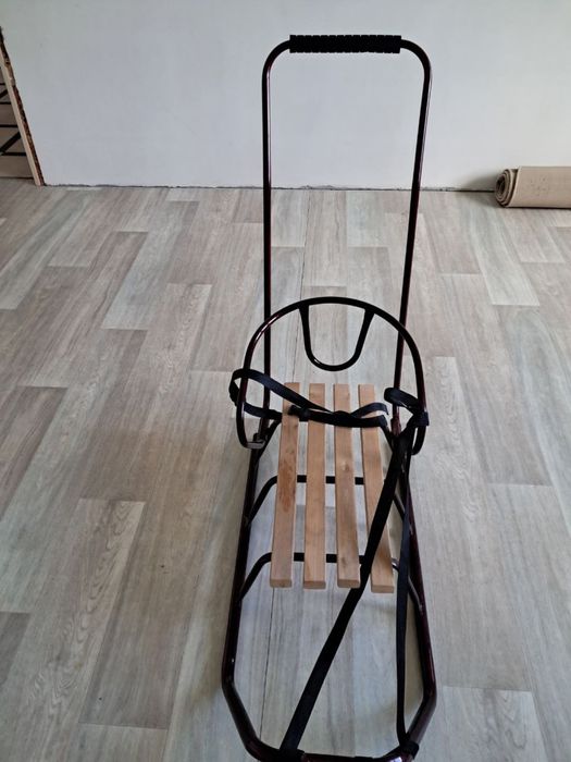 Санчата з ручкою